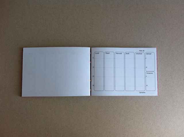 Agenda à remplir - Format paysage - Rouge à motifs
