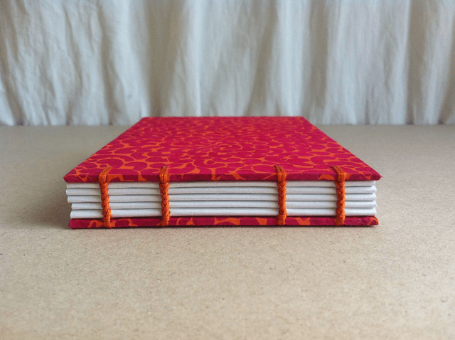 Agenda à remplir - Format paysage - Rouge à motifs